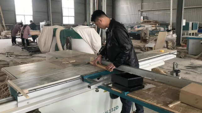 Qingdao Vitalucks Trade Co., Ltd. linea di produzione in fabbrica