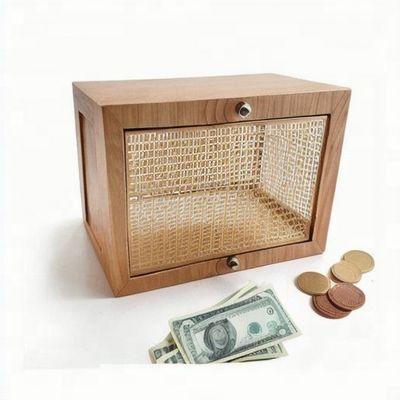 Un porcellino di legno con un contatore Un modo divertente e funzionale per raggiungere i tuoi obiettivi di risparmio