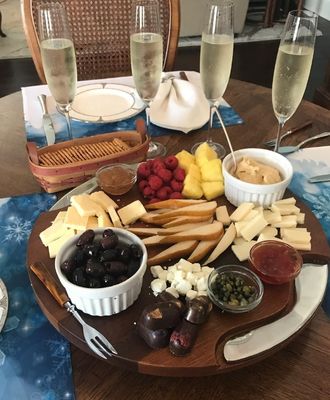 Logo personalizzato Acceptabile Tavola di taglio di acacia a scanalatura rotonda con coltello e diffusore