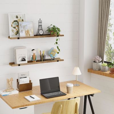 Mensola multifunzionale in legno montata a parete con supporto metallico