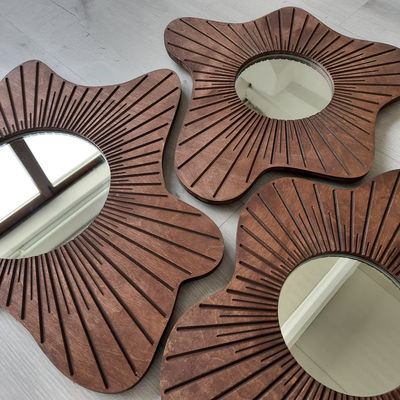 Bello specchio da parete per la decorazione della sala da pranzo e dell'entrata