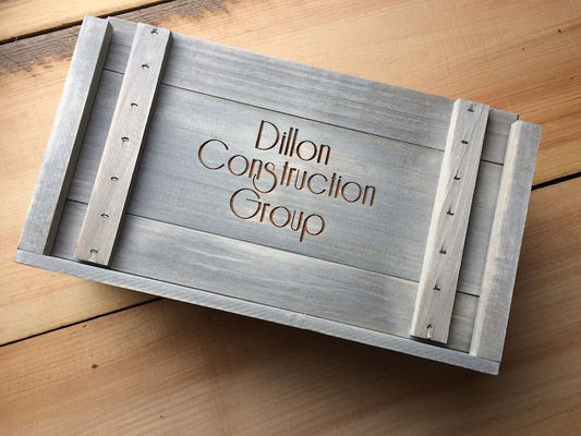 Scatola regalo in legno con logo personalizzato per bottiglie di vino o whisky e vetri personalizzati