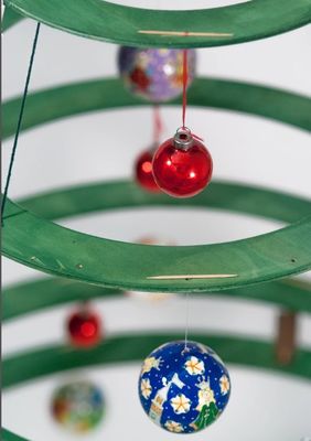 Crea un'atmosfera festiva con il nostro Alberello in legno