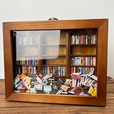 Scatola di fiammiferi per libri in legno Mini Scatola di fiammiferi per libri Scatola di libreria Disegno contemporaneo per la decorazione domestica