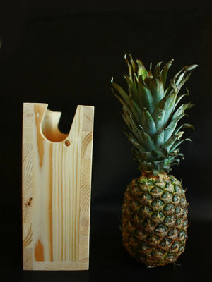 In legno per biciclette montato su un appendiabiti a parete con portabiciclette e scaffale personalizzato