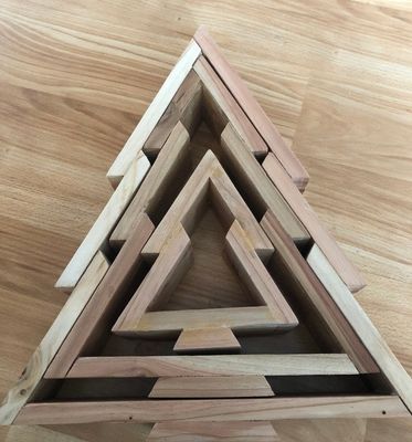 Albero di Natale in legno perfetto per creare un'atmosfera festiva