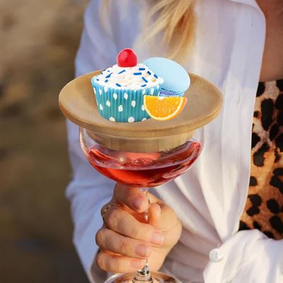 Confezione in legno di vetro di vino per l'acquisto di vino rosso