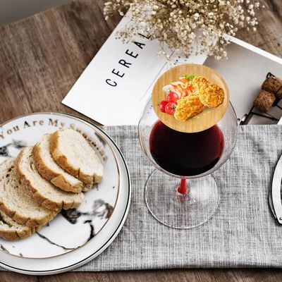 Confezione in legno di vetro di vino per l'acquisto di vino rosso