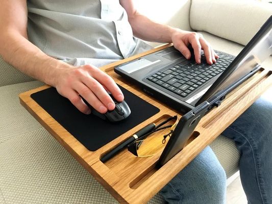 Scaffale portatile per computer in legno Stand di quercia non pieghevole con mouse pad e postazione di lavoro