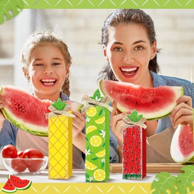 Decorazione del vassoio in legno per l'estate