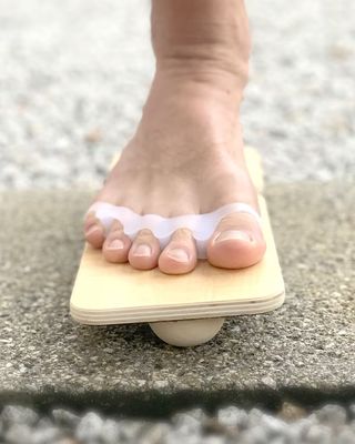 Tabella di bilanciamento per esercizi di piedi in legno per prevenire le arcate cadute Stile di design classico