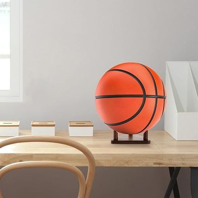 Legno massello Display di palla con logo personalizzato Stand per calcio Basketball Calcio pallavolo