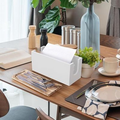 Dispenser di carta da bagno in legno bianco con coperchio