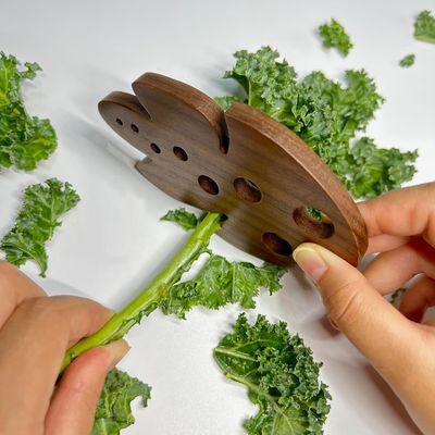 OEM/ODM Acceptabile Peeler di erbe di bambù per lo strappaggio di cavoli, frutti di frutta secca, collard greens 8 fori
