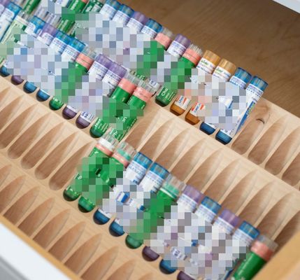 Tenitori di magazzino scaffalature di legno massiccio di betulla Installazione di cassetti per soluzioni di risparmio di spazio