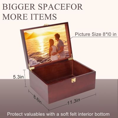 Grande scatola di legno con coperchio e cornice fotografica