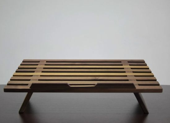 Stand per computer portatili in legno di noce Logo personalizzato Riser e supporto per computer portatili in legno artigianali