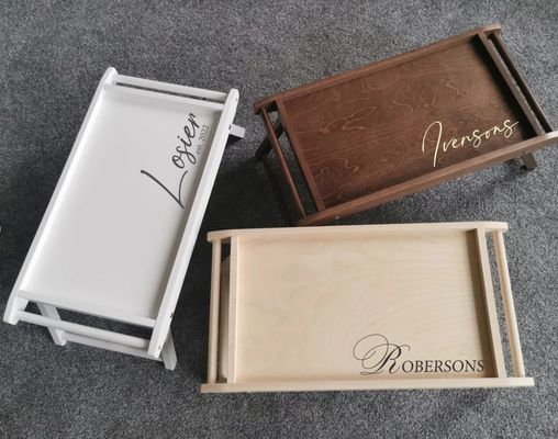 Colazione rettangolare in vassoio con gambe pieghevoli risparmia spazio e gode di spuntini personalizzati