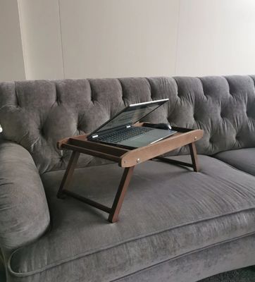 Colazione rettangolare in vassoio con gambe pieghevoli risparmia spazio e gode di spuntini personalizzati