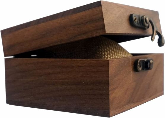 Cartone regalo in legno con logo personalizzato