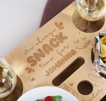 Bar di divano in legno, porta snack, risparmio di spazio