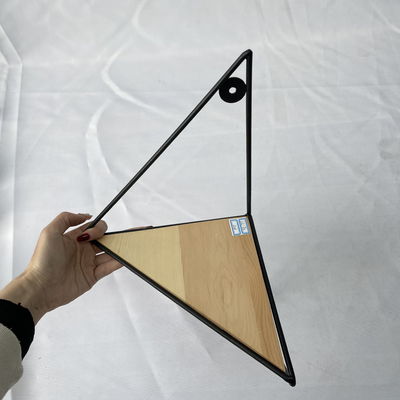 Ripiano per schermo per alloggiamento domestico a muro triangolare in legno