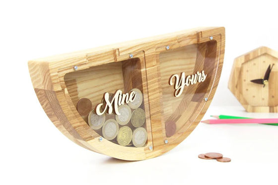 Personalised Wooden Piggy Bank MINE YOURS Design Risparmia in modo divertente e creativo