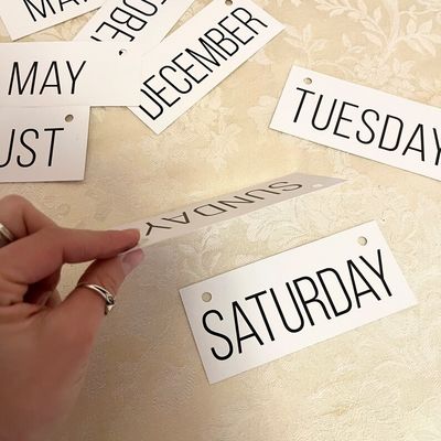 Tavola di gesso per la decorazione e l'organizzazione della cucina