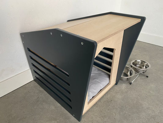 Moderna casa per animali domestici in legno montata a muro per gatti pieghevole con design personalizzato