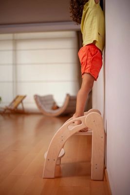 Logo personalizzato Scaffale a gradini in legno per bambini Scaffale pieghevole per bambini piccoli Disegno Montessori