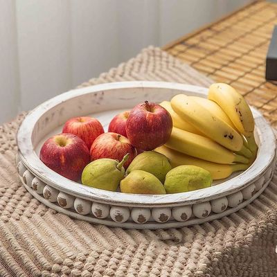 Piatto di legno decorativo personalizzato con perline di design bianco calcato offerto campione gratuito