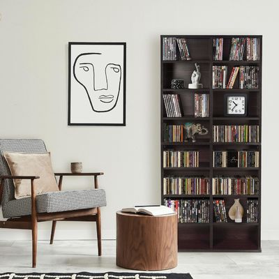 12 scaffali regolabili e 4 scaffali fissi