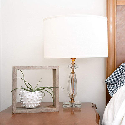 Organizza il tuo spazio con 3 classici ripiani galleggianti in legno naturale massello montati a parete