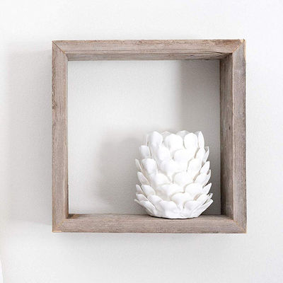 Organizza il tuo spazio con 3 classici ripiani galleggianti in legno naturale massello montati a parete