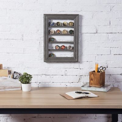 5-Tier Vintage Gray Wood Printing Burned Challenge Coin Display Rack per il montaggio a parete