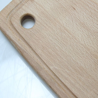Tavola da taglio in faggio di legno massello funzionale e durevole con manica stampata bruciata