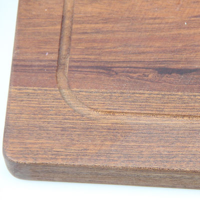 Tavola di taglio di legno massello funzionale con maniglia di taglia personalizzata