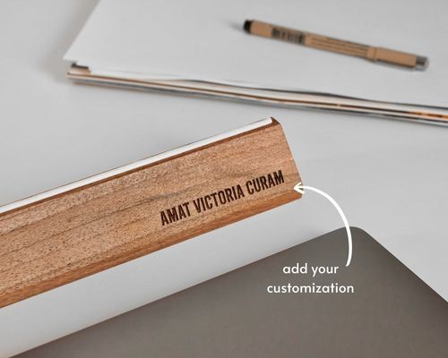 Disegno funzionale Stand per laptop in legno per Macbook Multifunzionale ed ergonomica