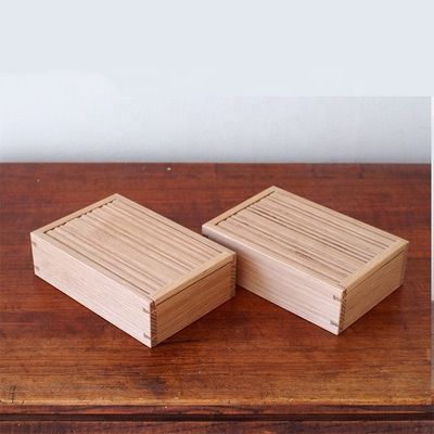 Scatola di coperchio scorrevole in legno a colori personalizzabili per biglietti da visita in colore semplice