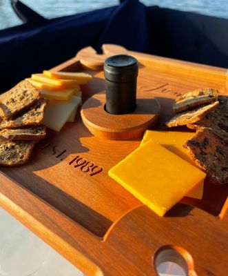 Logo personalizzato porta vino vassoio per servire il cibo con tipo in piedi bottiglia di vino Caddy