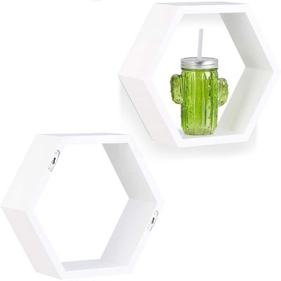 Scaffale a parete esagonale in legno intagliato per organizzazione decorativa di case rurali rustiche