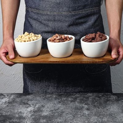 Tray in legno di acacia con chip e dip servendo con legno di colore semplice o il tuo colore