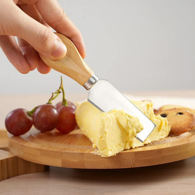 Tabella di formaggio di bambù con logo personalizzato e 4 coltelli da taglio in acciaio inossidabile di dimensioni personalizzate