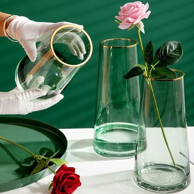 Vaso di vetro verde in stile moderno in colore puro personalizzato per l'anniversario