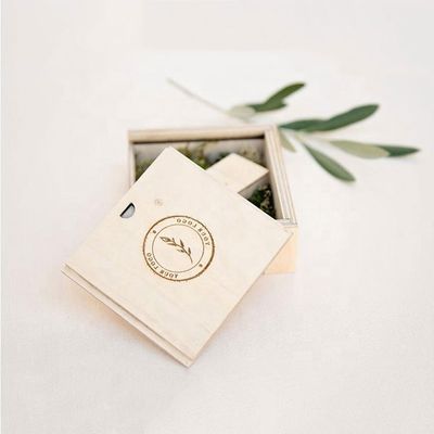 Mini scatola di legno per l'imballaggio regalo artigianale di Natale decorativo unico 10x10x3.8cm