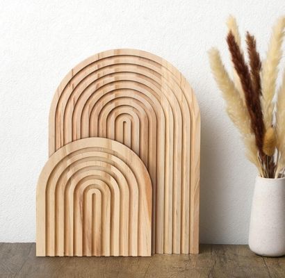 Disegno di taglio in legno a forma di arcobaleno per la decorazione della cucina domestica