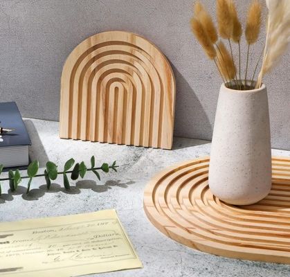 Disegno di taglio in legno a forma di arcobaleno per la decorazione della cucina domestica