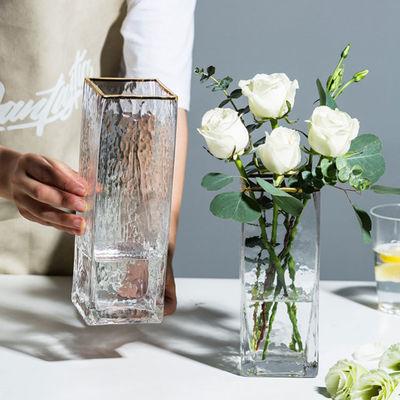 Vaso di vetro trasparente fatto a mano con tecnica soffiata a mano