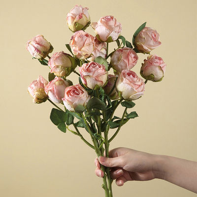 Decorazione di fiori di rosa di seta artificiale personalizzata per tutti i festival e le celebrazioni