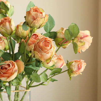 Decorazione di fiori di rosa di seta artificiale personalizzata per tutti i festival e le celebrazioni